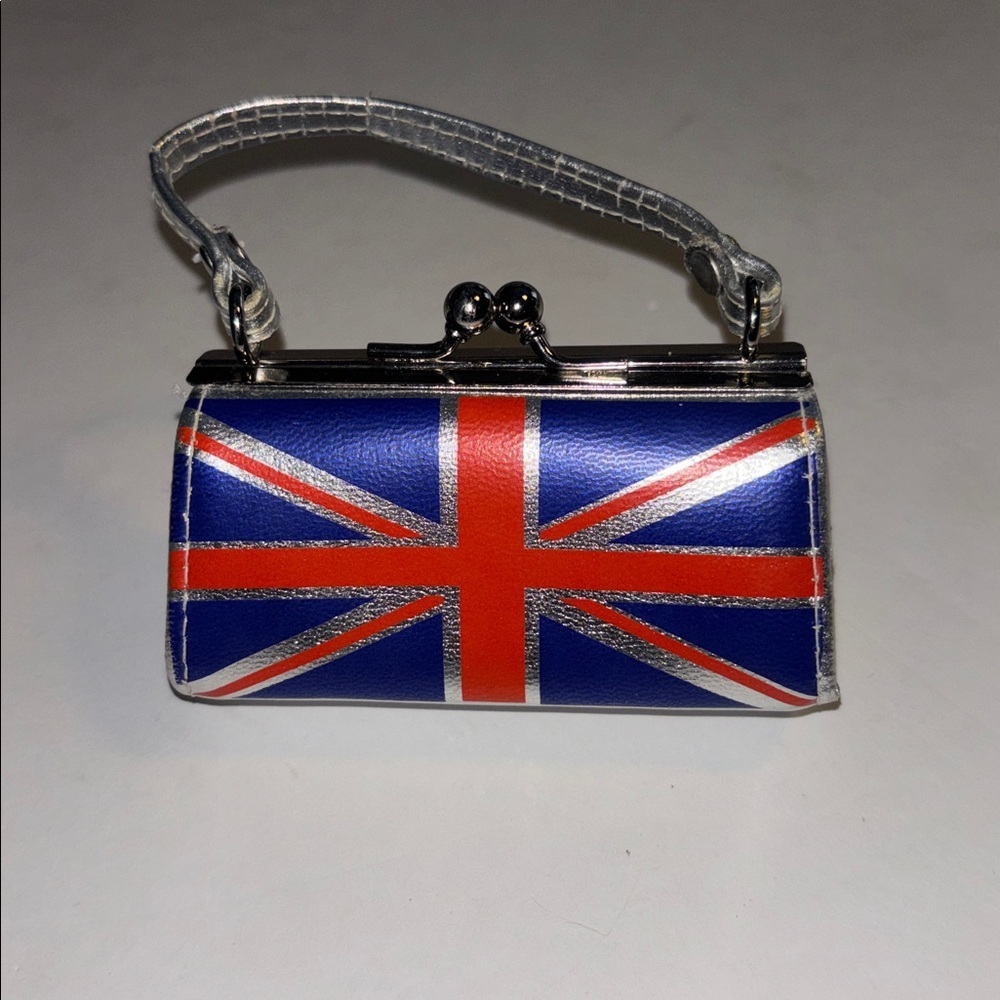 MINI BAG….UNION JACK BRITISH DESIGN
SILVER KISS LOCK